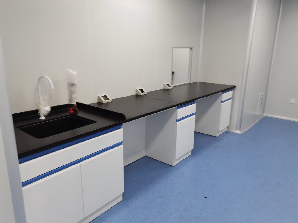 常見實(shí)驗(yàn)臺(tái)的三種臺(tái)面優(yōu)缺點(diǎn)對(duì)比